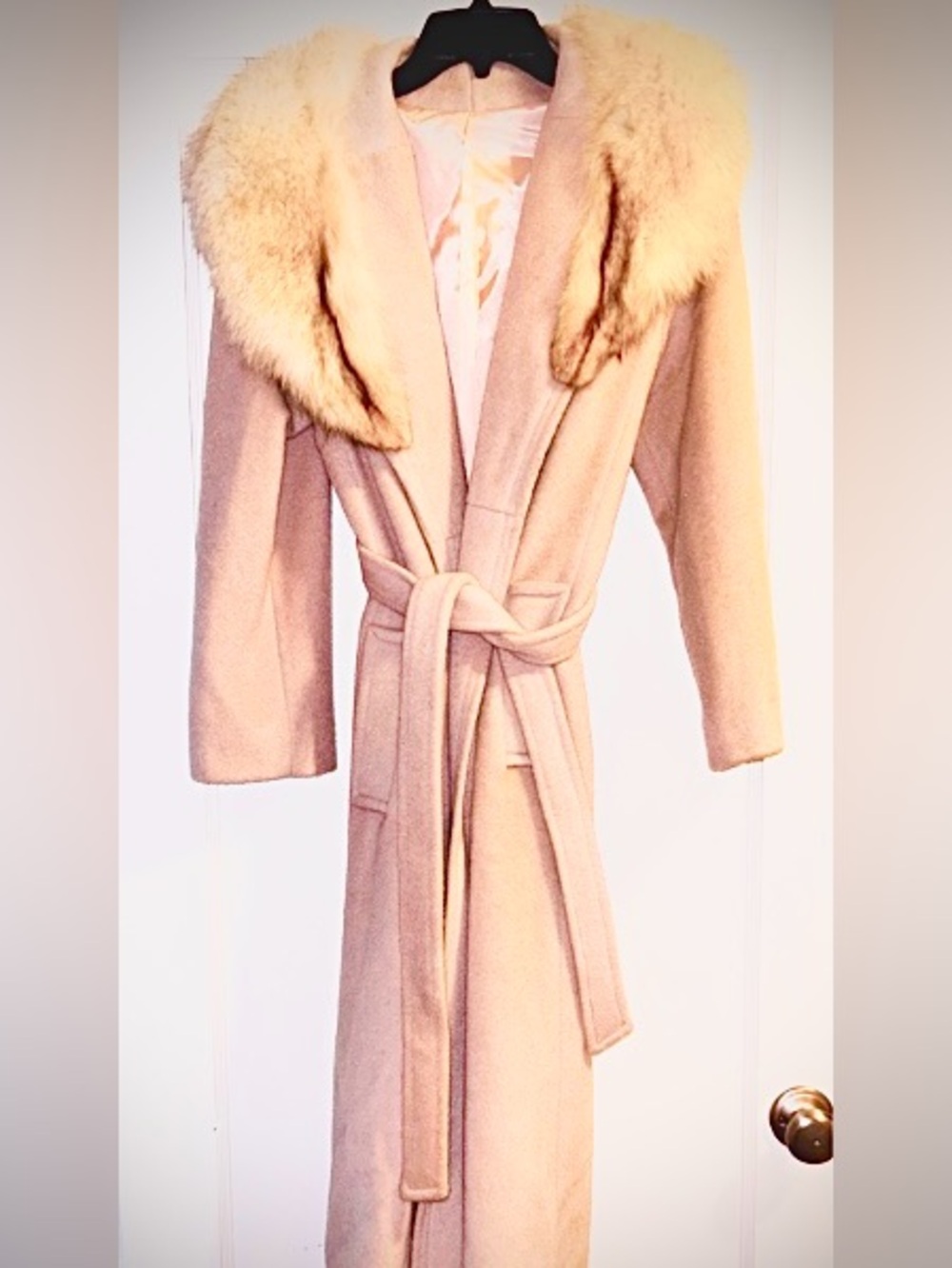 Vintage 1940’s Genuine Blonde FOX FUR Princess Wool Coat! Peach Satin Lining. - Picture 3 of 8
